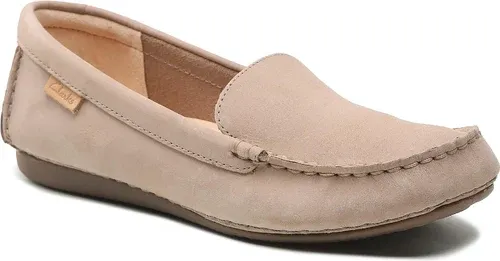 Mokasíny CLARKS - Freckle Walk 261657464 Sand Nubuck